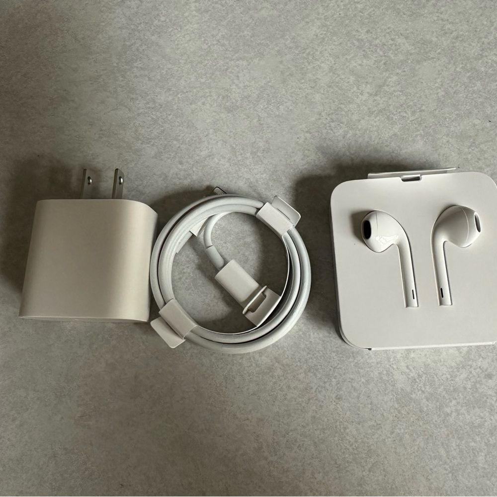 Never Used Apple Ear Buds